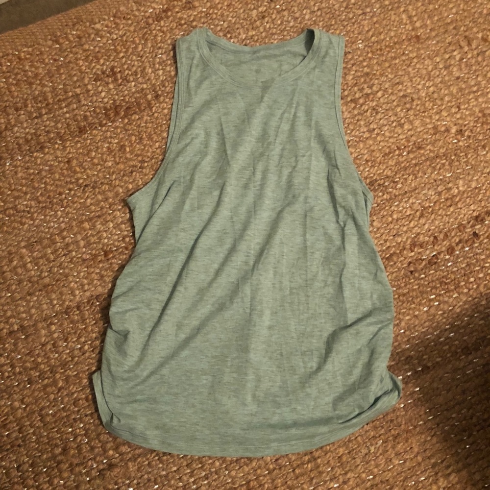 Lululemon ruched workout top. LIKE NEW!
